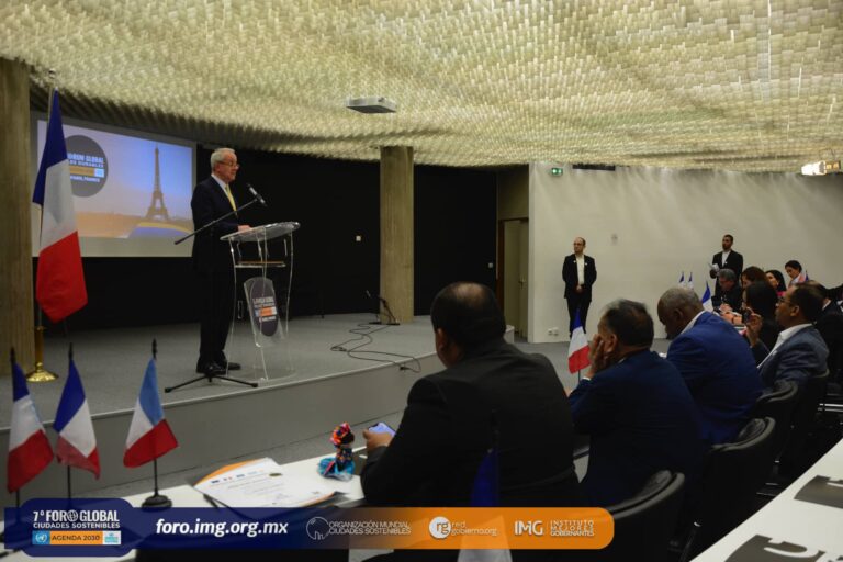 7º Foro Global de Ciudades Sostenibles en Paris, Francia. Espace Niemeyer. Instituto Mejores Gobernantes